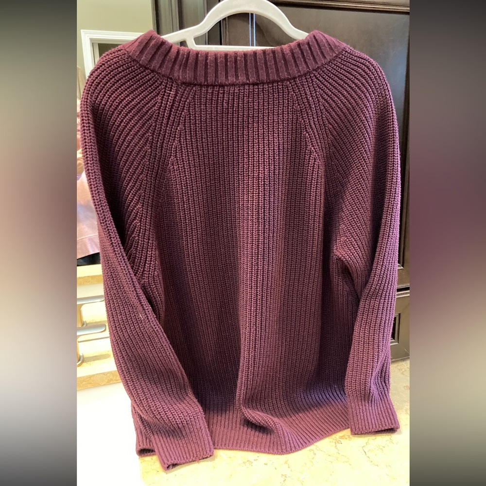 Burgundy sweater size XXS runs big comparable to a S - good condition